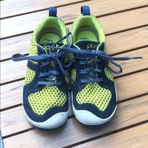 Plae sneaker , kids size US 12